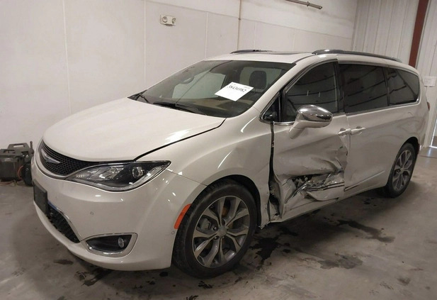 Chrysler Pacifica cena 58000 przebieg: 93808, rok produkcji 2020 z Żabno małe 56